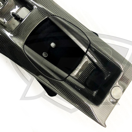 812-carbon-fiber-center-console-3